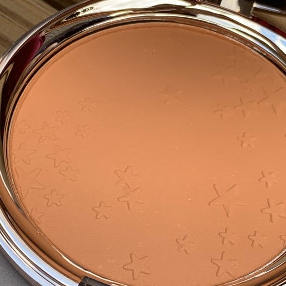 Ciate London Bamboo Bronzer Mattifying Powder Bronzer in Palm Island - Picture 3 of 5